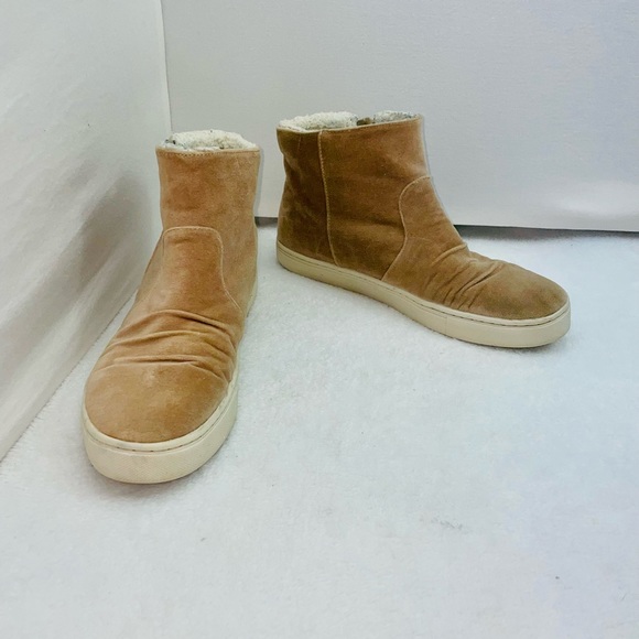 Billibong Suede Boots - Picture 3 of 11